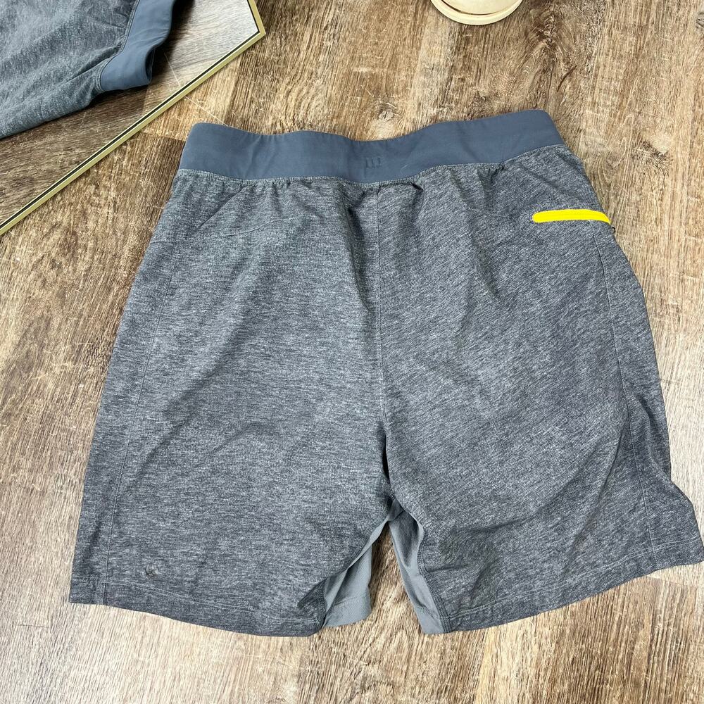 Lululemon T.H.E. Short 8" Heathered Gray Yellow Pocket Lining - Picture 3 of 7